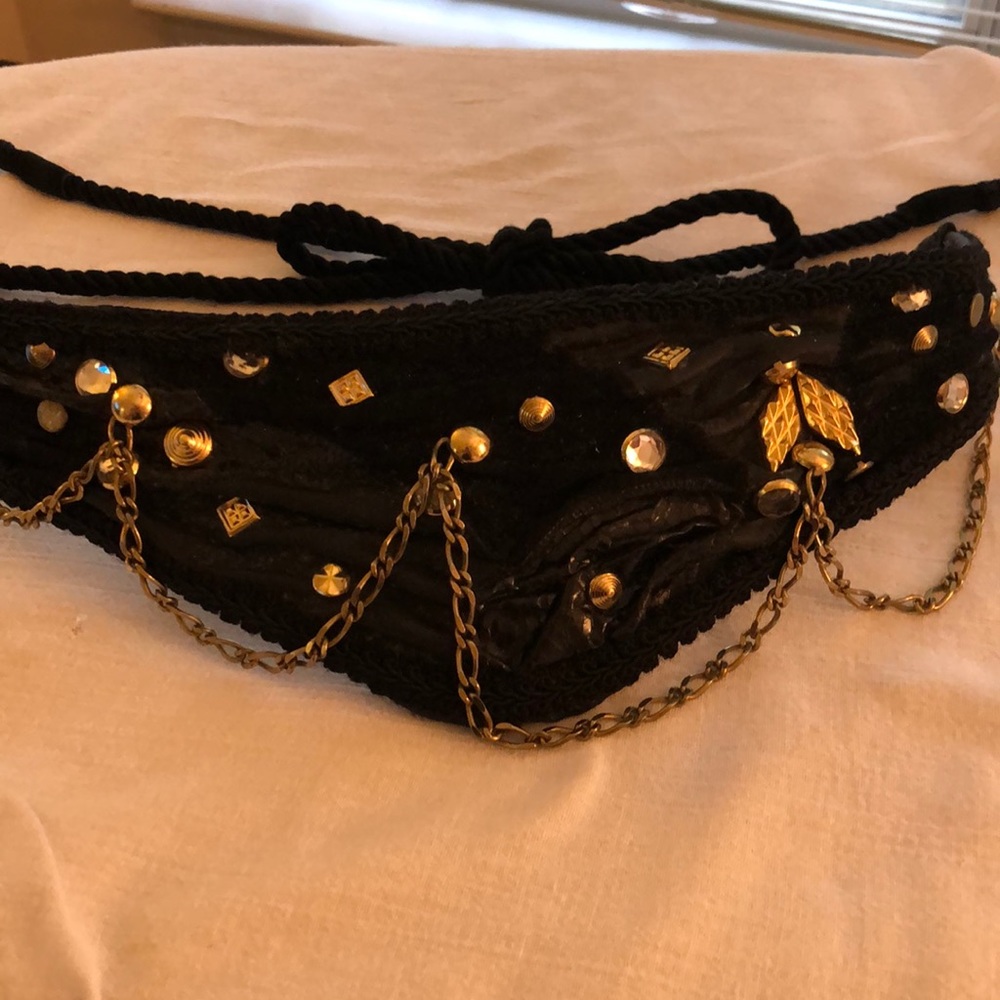 Women’s accessory/ belt